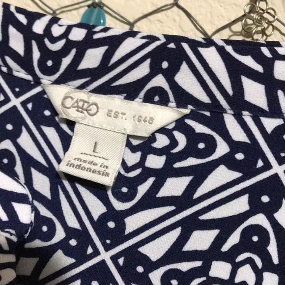 Beautiful blouse - Picture 3 of 3